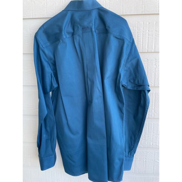 ARIAT men's solid twill classic fit long sleeve LT blue - Picture 2 of 5